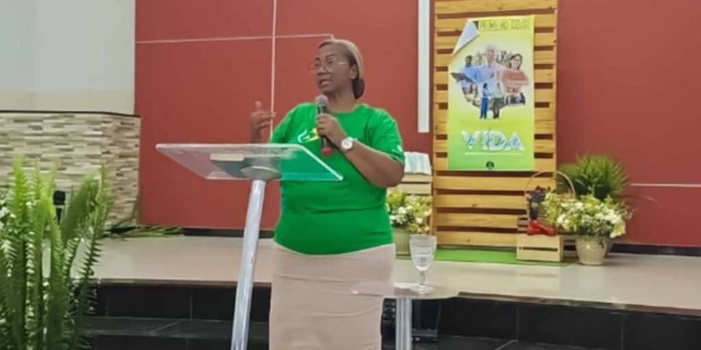 Mulher que perdeu fam&iacute;lia em chacina encontra consolo em Jesus: &ldquo;Deus acalmou meu cora&ccedil;&atilde;o&rdquo;