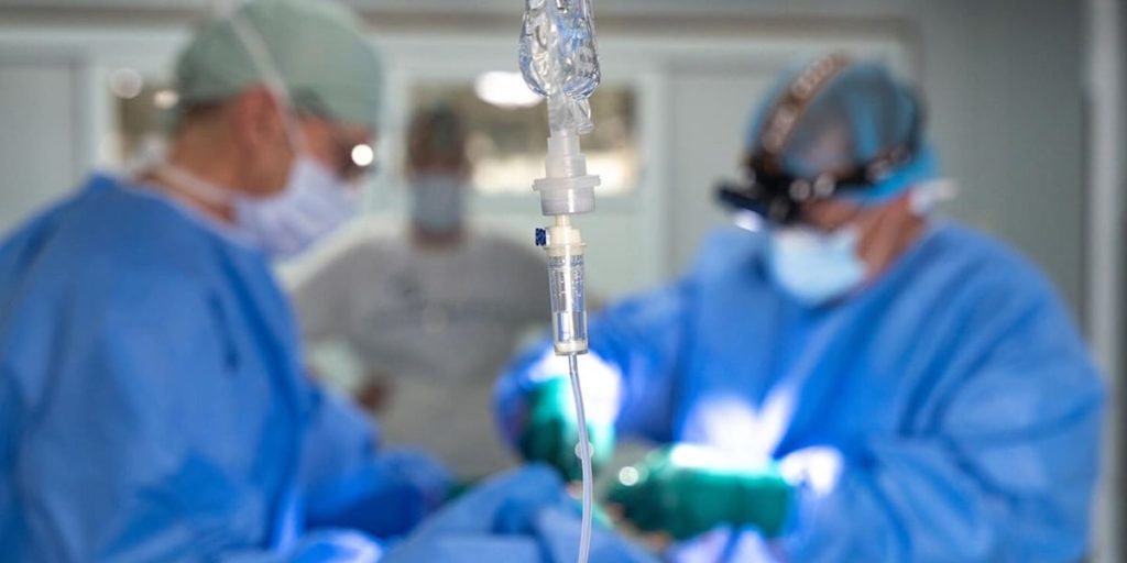 Miss&atilde;o monta hospital de campanha e faz cirurgias ap&oacute;s terremoto em Mianmar