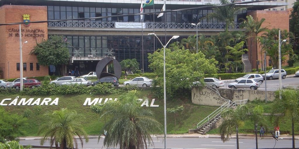 C&acirc;mara de BH aprova uso da B&iacute;blia como material complementar em escolas