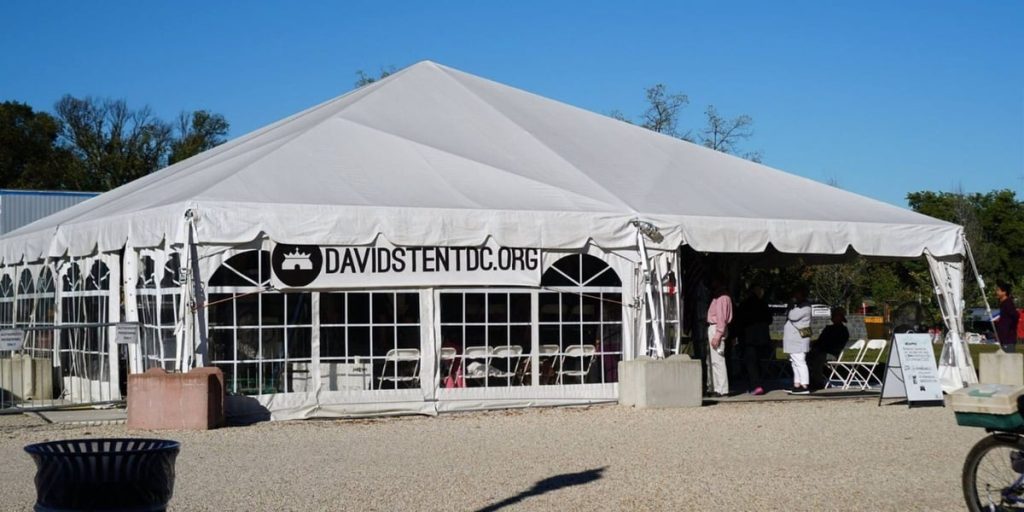 Ativistas pr&oacute;-Palestina tentam interromper culto em meio a protesto nos EUA