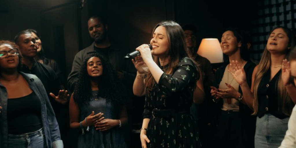 Esther Marcos lan&ccedil;a &ldquo;Levanta&rdquo;, a primeira m&uacute;sica do seu novo projeto &ldquo;Milagres&rdquo;